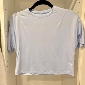 Lululemon Women's Light Blue Yoga Training Cropped T Shirt Top Size 0 XS